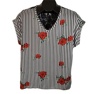 I Live 4 Truth Womens Short Sleeve Top Size Large White Black Red Roses EUC